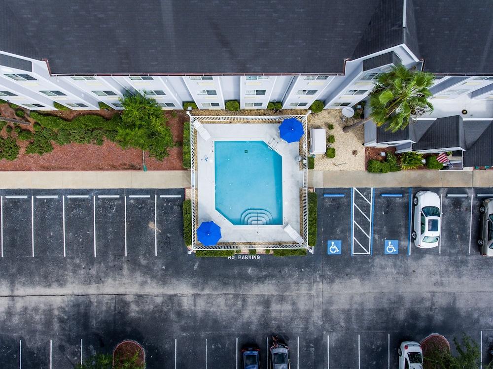 棕榈海岸套房麦克罗酒店 外观 照片